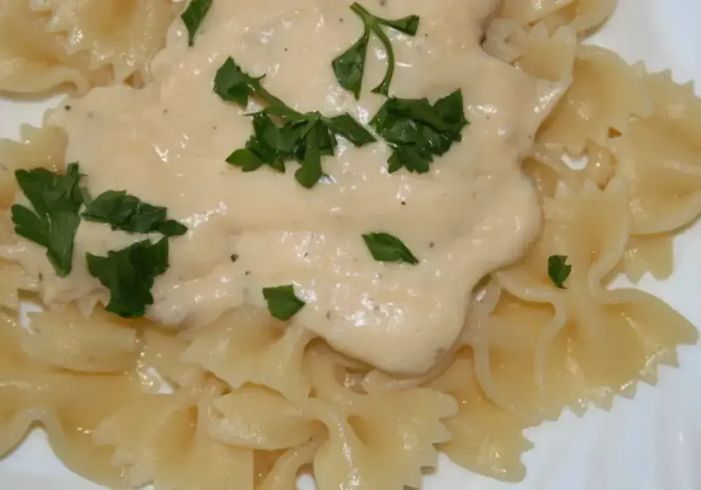 Makaron z parmezanem bez grudek. Prosty sos w 15 minut
