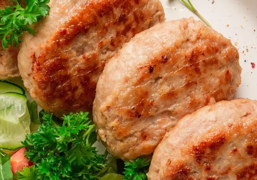 Soczyste kotlety z indyka - przepis na delikatny obiad