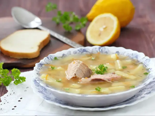 Jaką zupę do ryby wybrać, aby zachwycić smakiem?