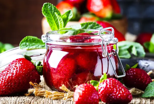 Frużelina - idealny dodatek do deserów? Przepis i sekrety!