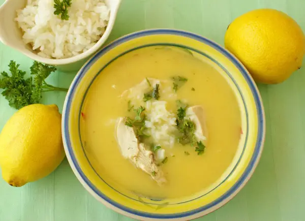 Cytrynowa zupa - Jak zrobić idealne avgolemono?