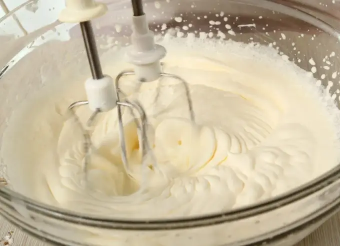 Krem śmietankowy do tortu bez mascarpone - sprawdzony przepis